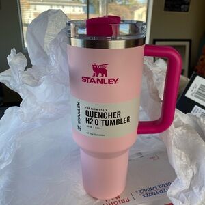 Stanley Quencher H2.0 FlowState 40oz Stainless Steel Tumbler Flamingo